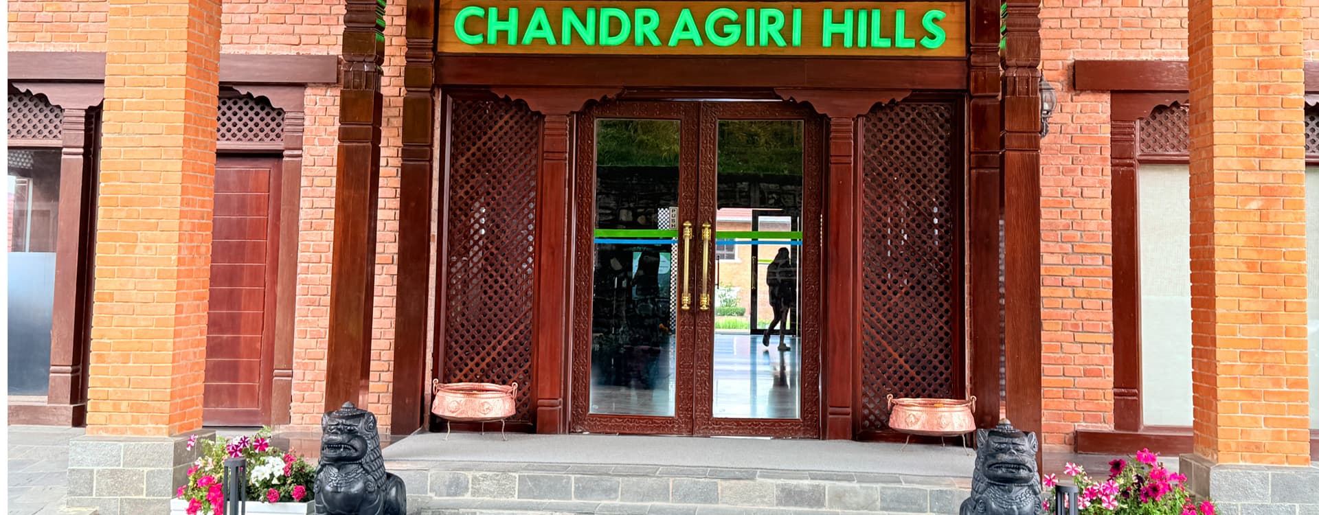 Nepal Luxury Tour 01