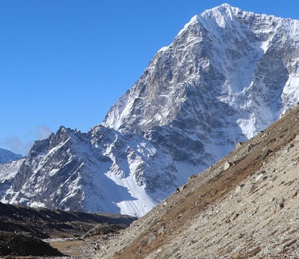 Everest Base Camp Trek Health Guide: Altitude Sickness, Fitness, Hydration, and Staying Safe at High Altitude