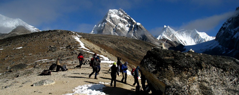 Mountain view from Chola Pass.